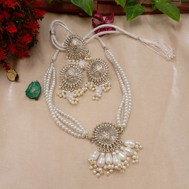 Dilruba Silver Pearl Set