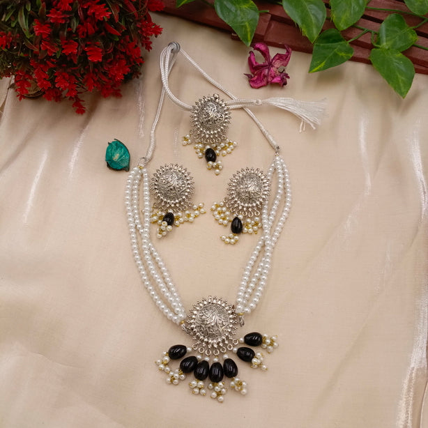 Dilruba Silver Pearl Set