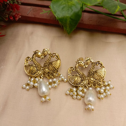 Twin Swan with Pearl Earrings
