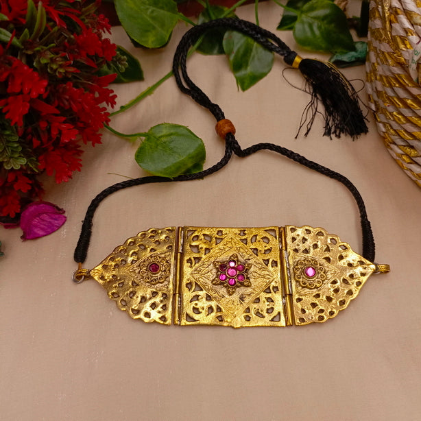 Vintage Flower Choker