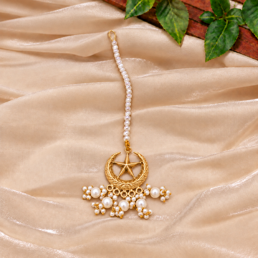 Chand Tara Teeka – Golden Crescent & Pearl Maang Tikka