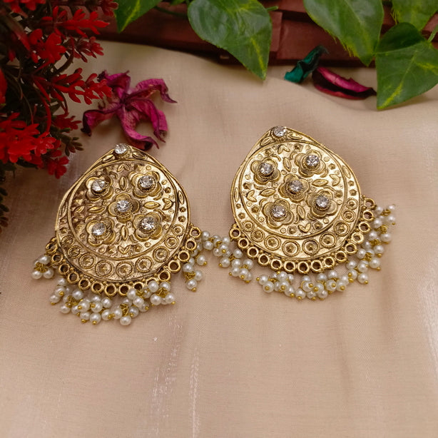 Oval Earrings with Glass Stones